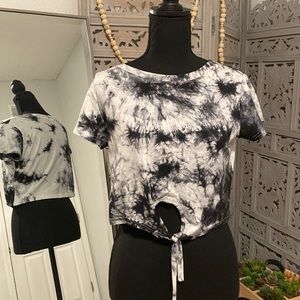 Simple Black White & Gray Tie Dye Crop T in Medium